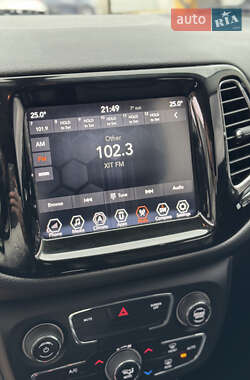 Внедорожник / Кроссовер Jeep Compass 2018 в 