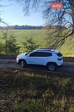 Внедорожник / Кроссовер Jeep Compass 2017 в 
