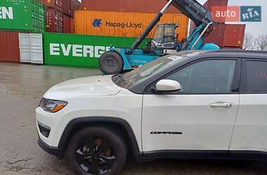 Внедорожник / Кроссовер Jeep Compass 2018 в 