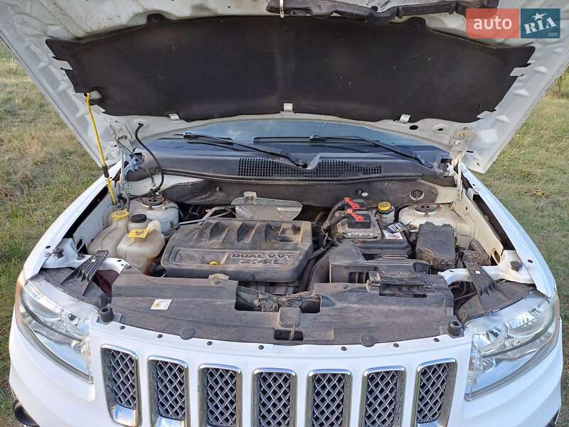 Внедорожник / Кроссовер Jeep Compass 2014 в Каменском