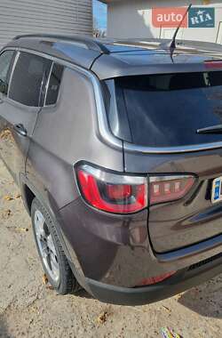 Внедорожник / Кроссовер Jeep Compass 2018 в 