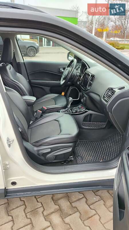 Внедорожник / Кроссовер Jeep Compass 2019 в Киеве фото 33 Внедорожник / Кроссовер Jeep Compass 2019 в Киеве