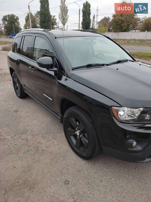 Внедорожник / Кроссовер Jeep Compass 2015 в Черкассах
