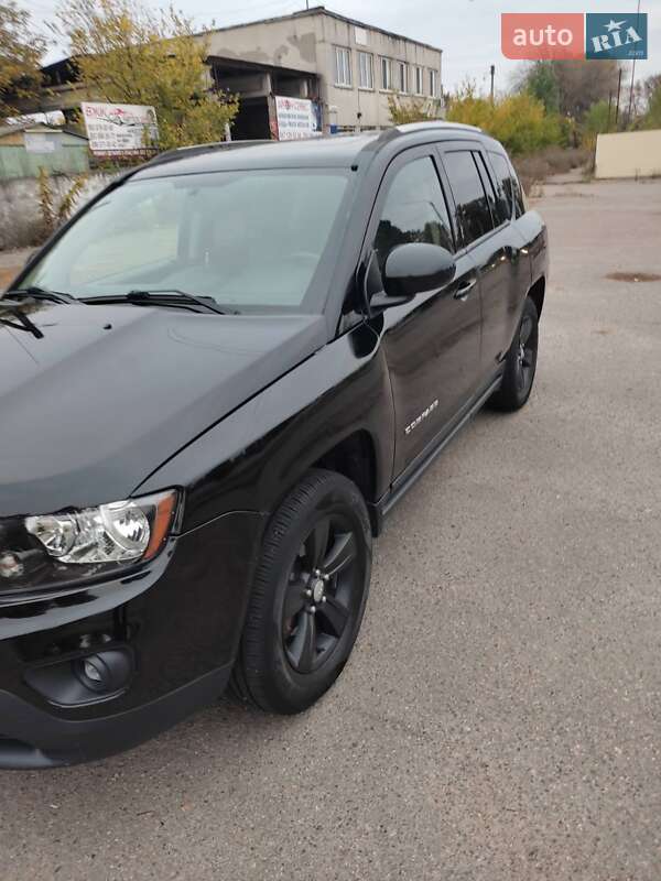 Внедорожник / Кроссовер Jeep Compass 2015 в Черкассах
