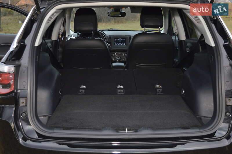 Внедорожник / Кроссовер Jeep Compass 2017 в Лохвице