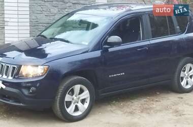 Внедорожник / Кроссовер Jeep Compass 2015 в 