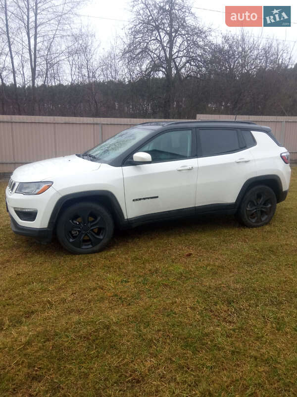 Внедорожник / Кроссовер Jeep Compass 2020 в 