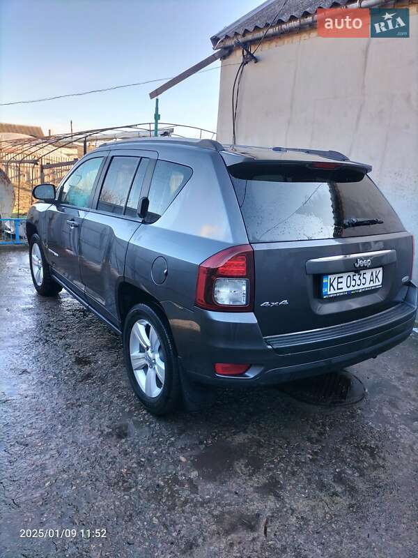 Внедорожник / Кроссовер Jeep Compass 2016 в Каменском