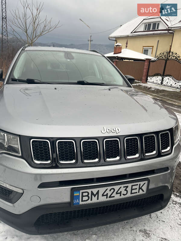 Внедорожник / Кроссовер Jeep Compass 2018 в 