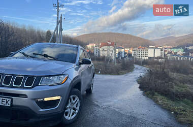 Внедорожник / Кроссовер Jeep Compass 2018 в 