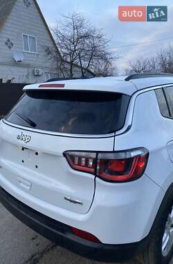 Внедорожник / Кроссовер Jeep Compass 2022 в 