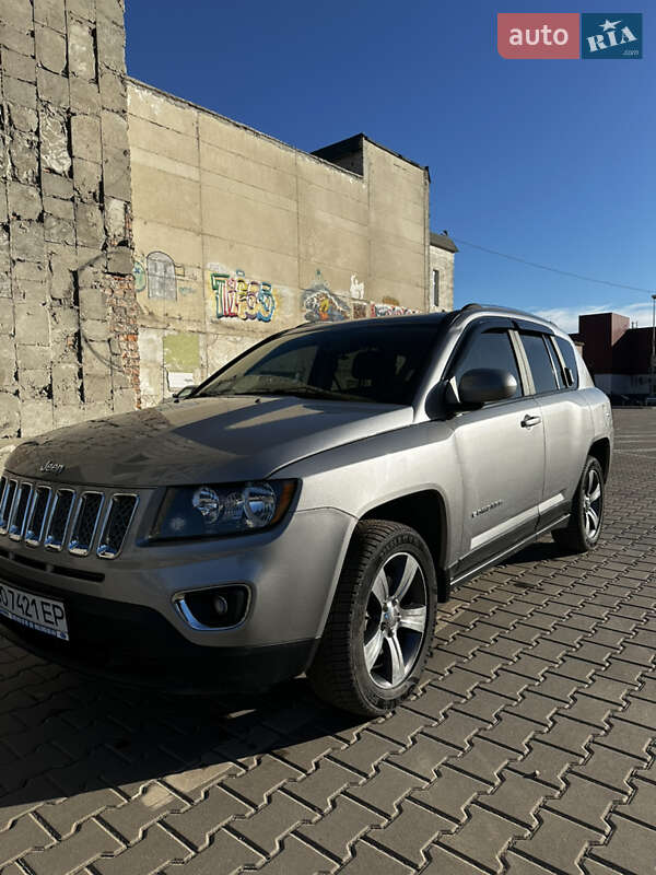 Внедорожник / Кроссовер Jeep Compass 2016 в 