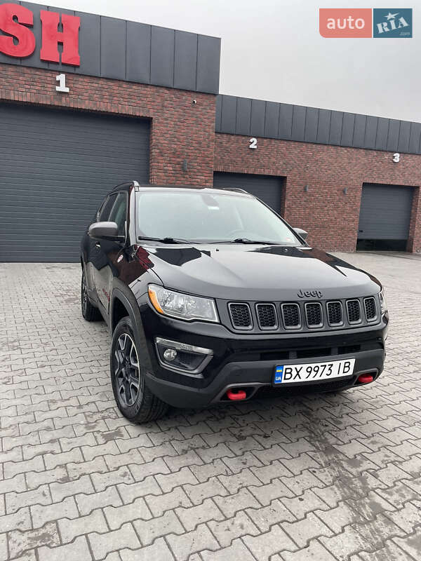 Внедорожник / Кроссовер Jeep Compass 2018 в 