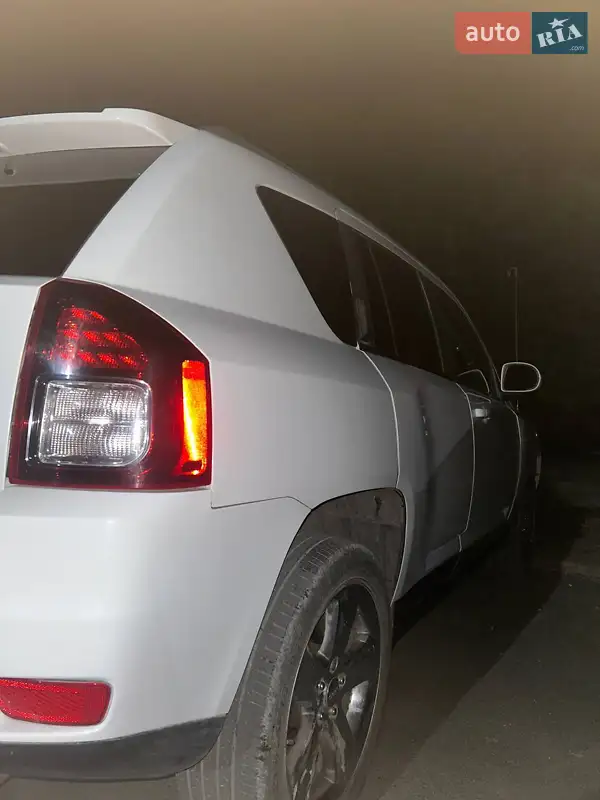 Позашляховик / Кросовер Jeep Compass 2016 в 