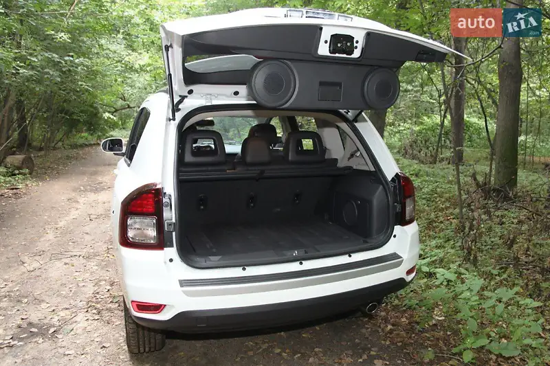 Позашляховик / Кросовер Jeep Compass 2016 в 