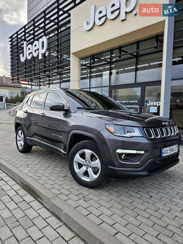 Внедорожник / Кроссовер Jeep Compass 2018 в 