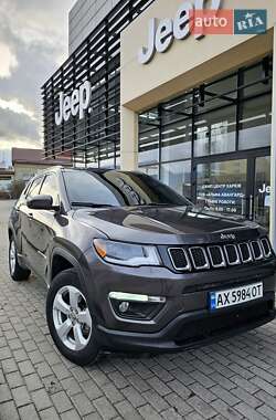 Внедорожник / Кроссовер Jeep Compass 2018 в 