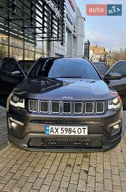 Внедорожник / Кроссовер Jeep Compass 2018 в 
