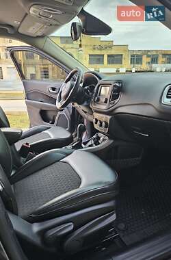 Внедорожник / Кроссовер Jeep Compass 2018 в 