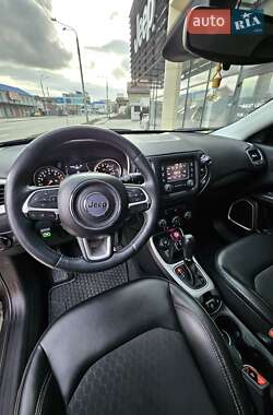 Внедорожник / Кроссовер Jeep Compass 2018 в 