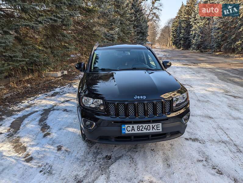Внедорожник / Кроссовер Jeep Compass 2014 в 