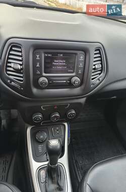 Внедорожник / Кроссовер Jeep Compass 2017 в 