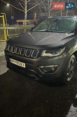 Внедорожник / Кроссовер Jeep Compass 2018 в 