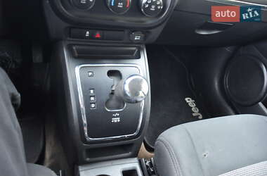 Внедорожник / Кроссовер Jeep Compass 2013 в 