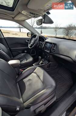 Внедорожник / Кроссовер Jeep Compass 2018 в 
