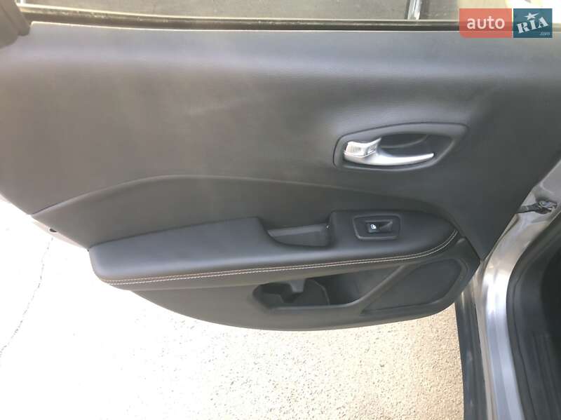 Внедорожник / Кроссовер Jeep Compass 2018 в Киеве