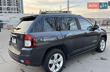 Внедорожник / Кроссовер Jeep Compass 2014 в 