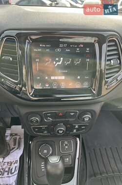 Позашляховик / Кросовер Jeep Compass 2019 в 