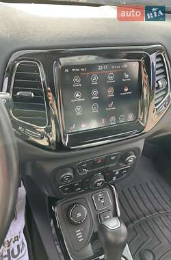Позашляховик / Кросовер Jeep Compass 2019 в 