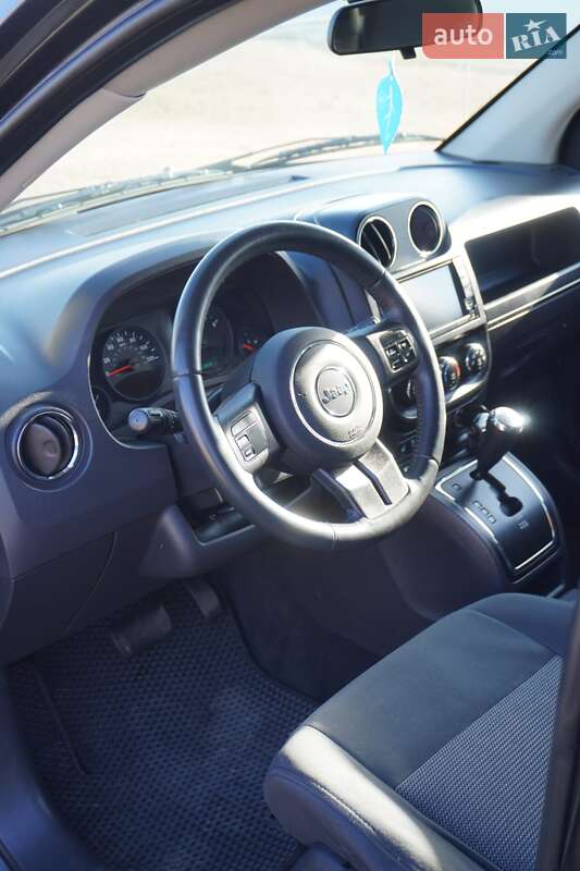 Внедорожник / Кроссовер Jeep Compass 2011 в Черновцах