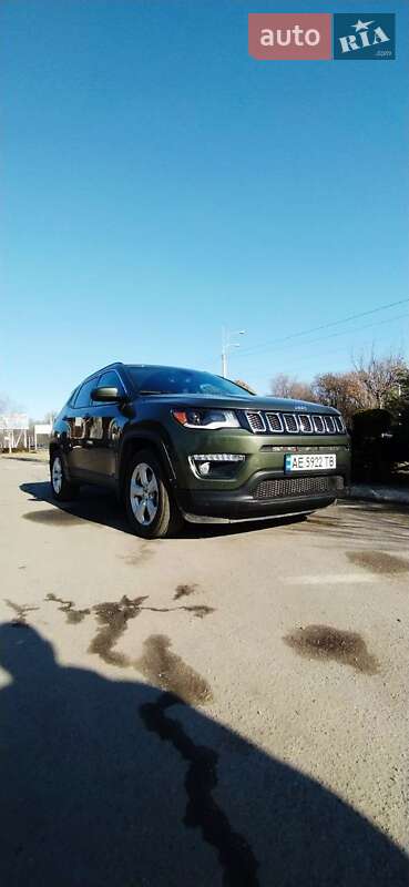 Внедорожник / Кроссовер Jeep Compass 2018 в 
