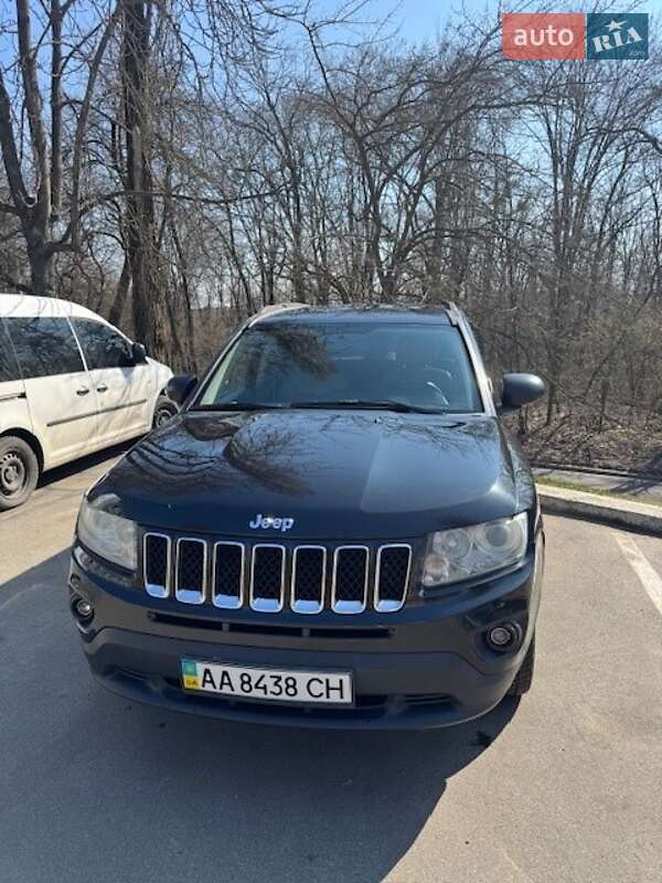 Позашляховик / Кросовер Jeep Compass 2011 в 