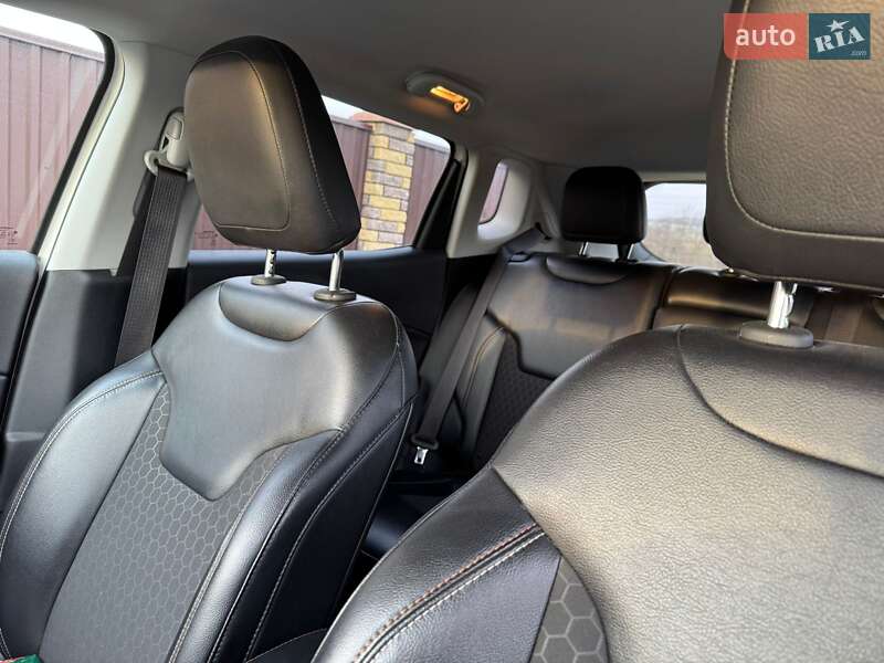 Внедорожник / Кроссовер Jeep Compass 2017 в Львове