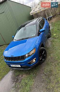 Внедорожник / Кроссовер Jeep Compass 2018 в 