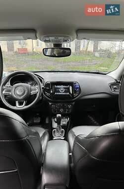 Внедорожник / Кроссовер Jeep Compass 2018 в 