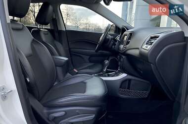 Внедорожник / Кроссовер Jeep Compass 2017 в 