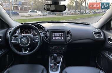 Внедорожник / Кроссовер Jeep Compass 2017 в 
