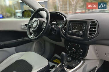 Внедорожник / Кроссовер Jeep Compass 2018 в 