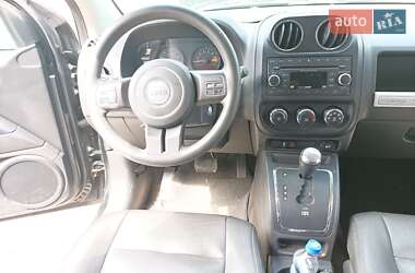 Внедорожник / Кроссовер Jeep Compass 2013 в 