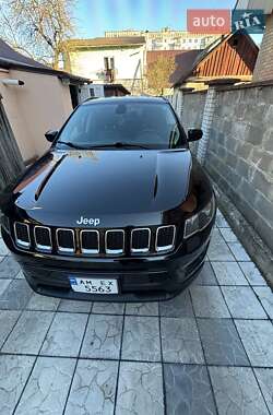 Внедорожник / Кроссовер Jeep Compass 2018 в 