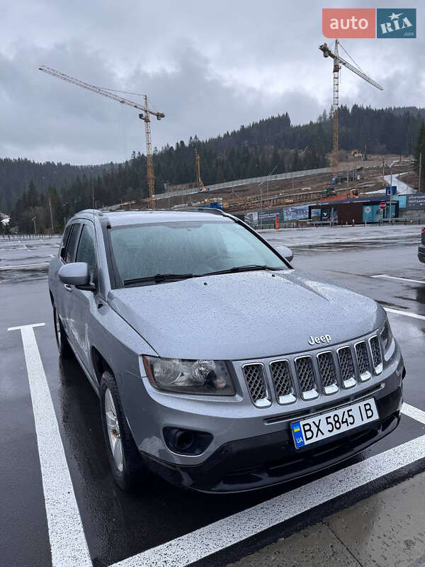 Внедорожник / Кроссовер Jeep Compass 2014 в 