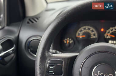 Внедорожник / Кроссовер Jeep Compass 2014 в 
