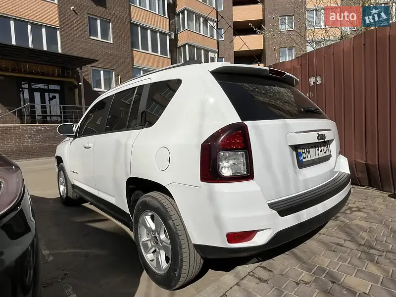 Внедорожник / Кроссовер Jeep Compass 2016 в 