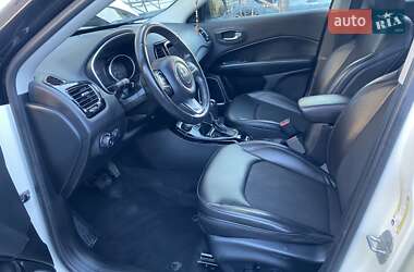 Внедорожник / Кроссовер Jeep Compass 2018 в 