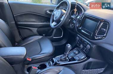 Внедорожник / Кроссовер Jeep Compass 2018 в 