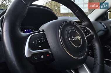 Внедорожник / Кроссовер Jeep Compass 2018 в 